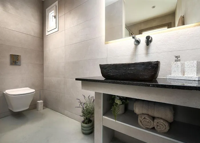 Apartment Sisomar With Private Pool, By Zantewize Gaitani
