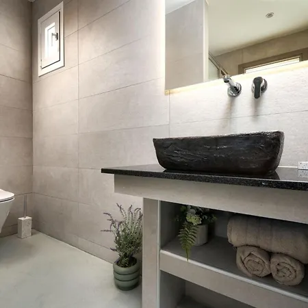 Appartement Sisomar With Private Pool, By Zantewize Gaitani