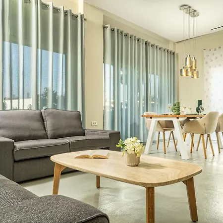 Appartement Sisomar With Private Pool, By Zantewize