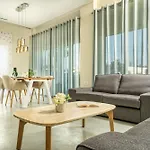 Apartamento Sisomar With Private Pool, By Zantewize Gaitani