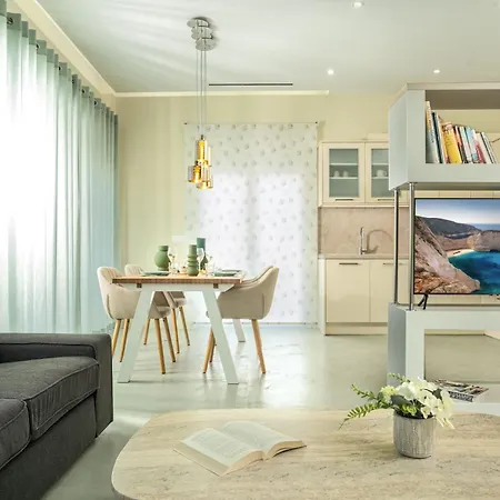 Apartment Sisomar With Private Pool, By Zantewize