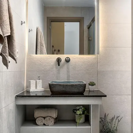 Sisomar With Private Pool, By Zantewize Apartment *